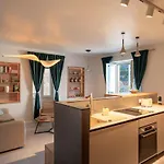 Good Vibrations In Center 80m2 For 2 Glavica * חוואר
